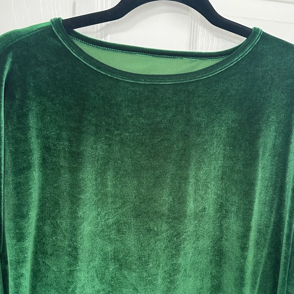 Emerald Green Velvet Women's Top - Picture 2 of 3